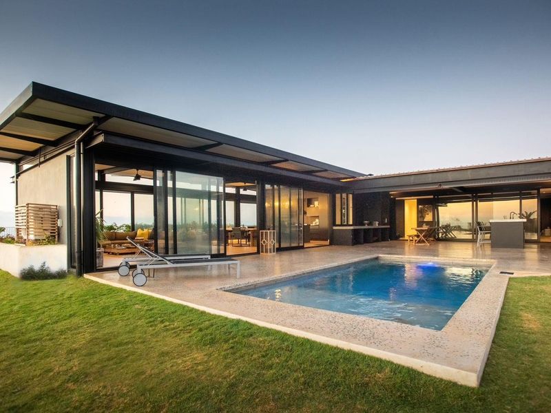 Luxury home - Photo 1