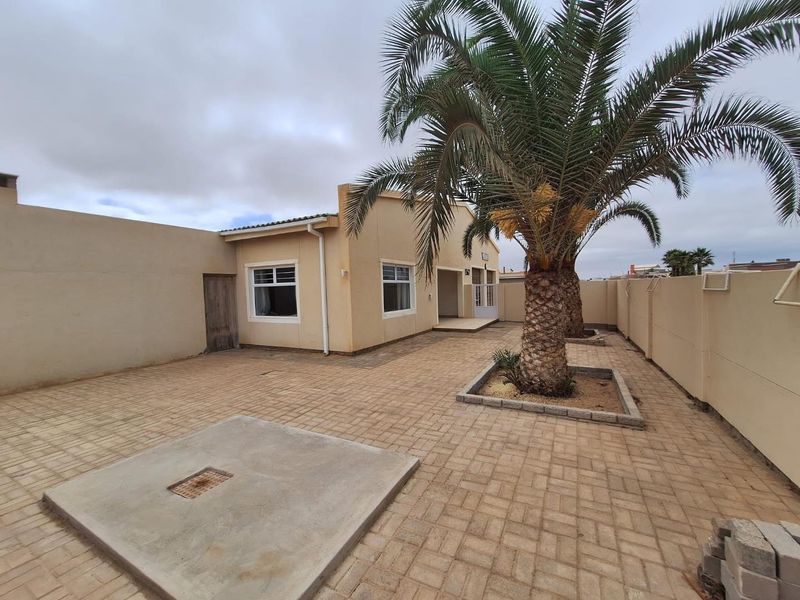 Henties Bay- For Sale- N$1 695 000 - Photo 5