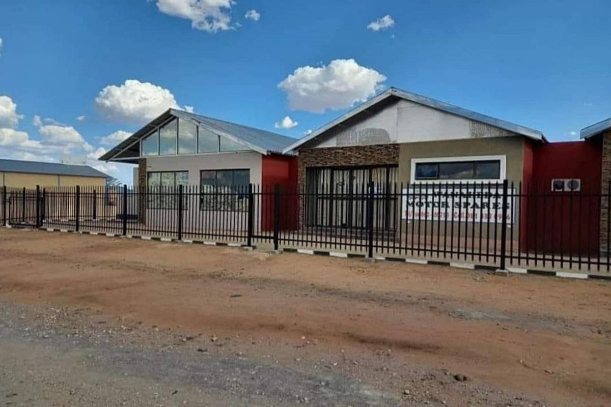 Industrial/Commercial property for sale in Okahandja - Photo 2