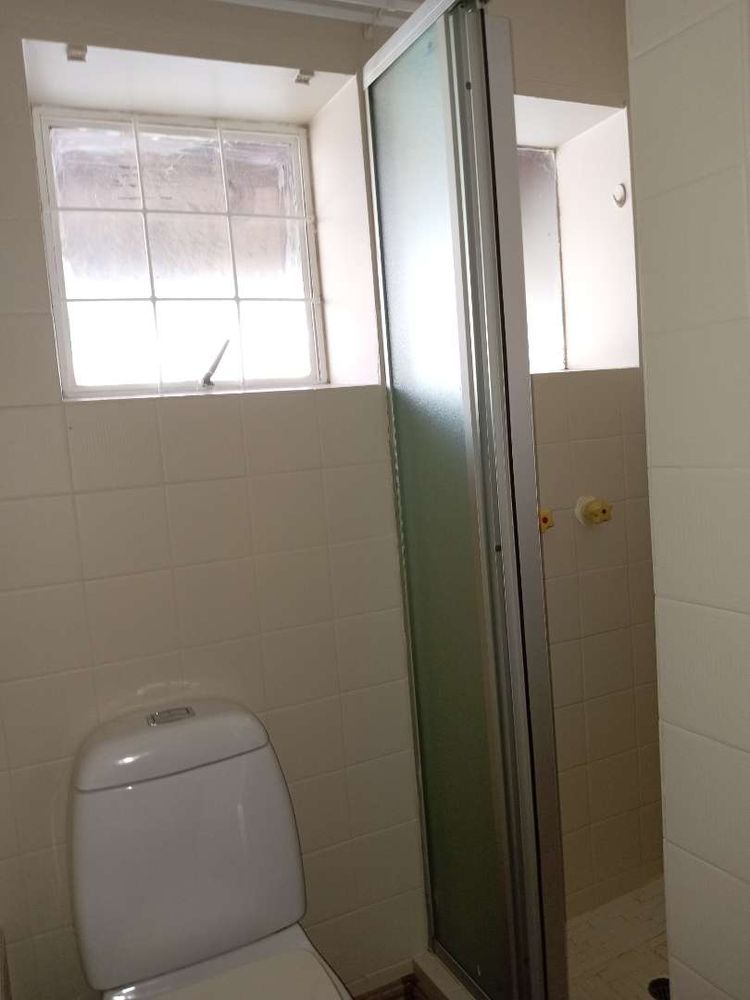 Shower in 2nd bathroom