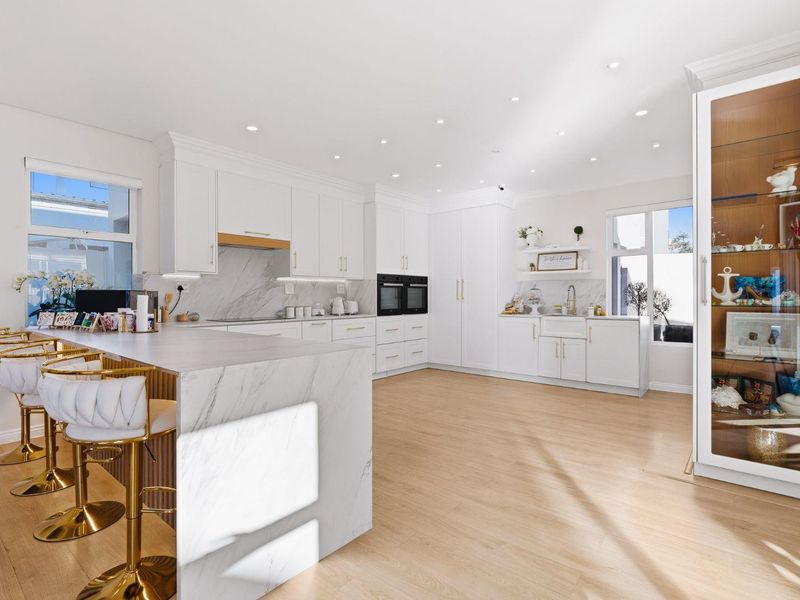 Exquisite Contemporary Residence in Prestigious Sagewood Estate - Photo 4