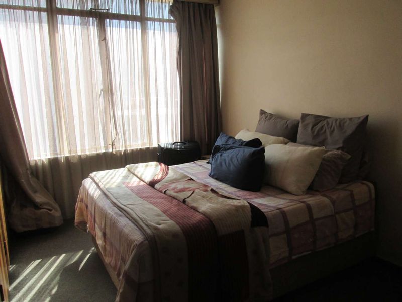 VERY BEAUTIFUL [1] ONE BEDROOM APARTMENT FOR SALE IN SUNNYSIDE [ PRETORIA ] - Photo 10