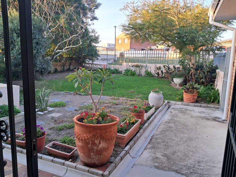 ELEGANT COASTAL RETREAT - Photo 7