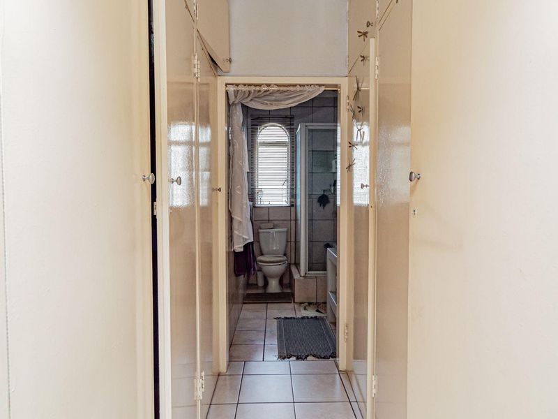 Pet Friendly Charrming Duplex Townhouse for Sale - Photo 9