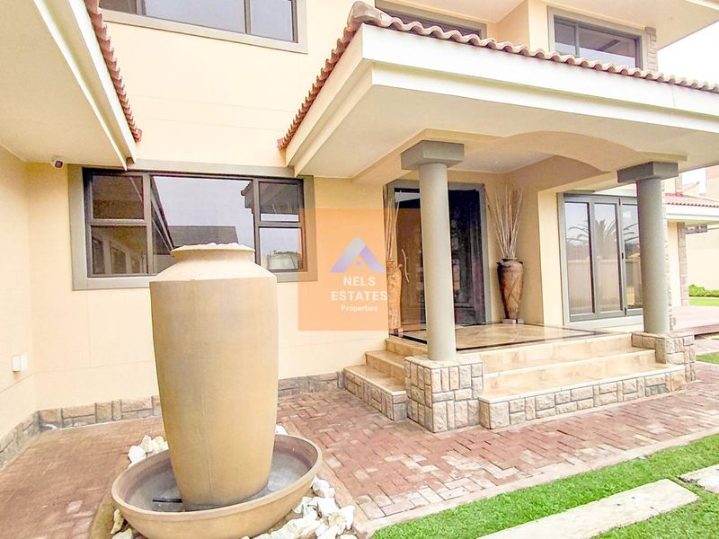 Spacious Home For Sale in Vogelstrand, Swakopmund - Photo 2