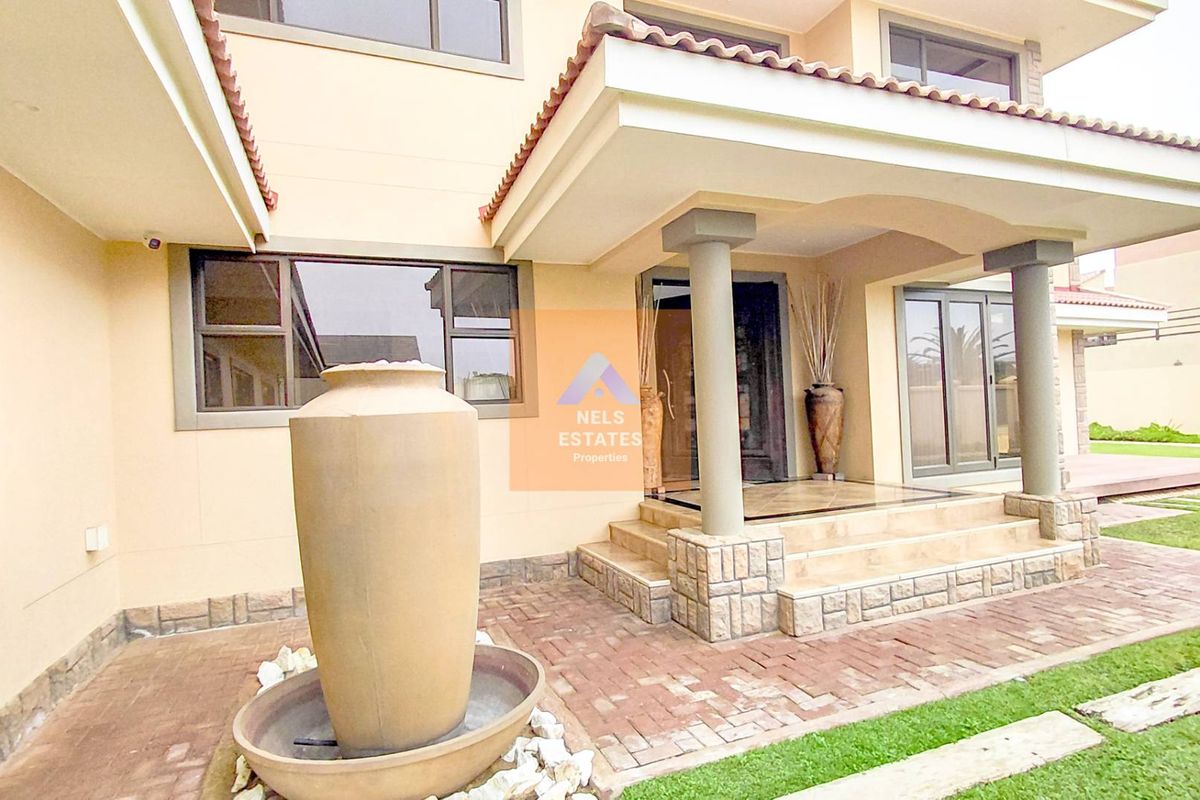 Spacious Home For Sale in Vogelstrand, Swakopmund - Photo 2