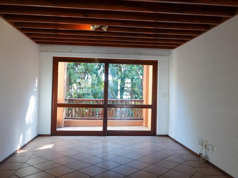 Stunning 1 bed, 1 bath apartment - Photo 10