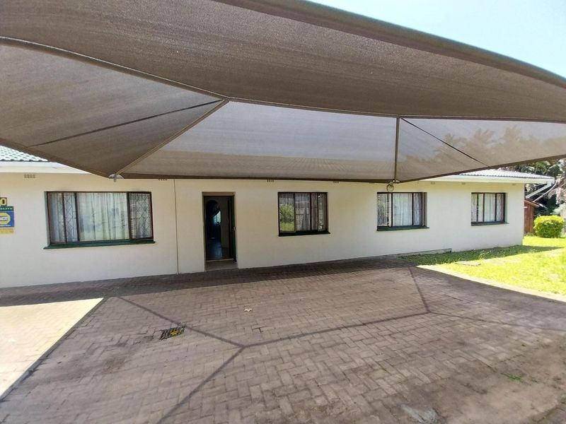 Single storey, simple traditional ,minimalist style design - Photo 4