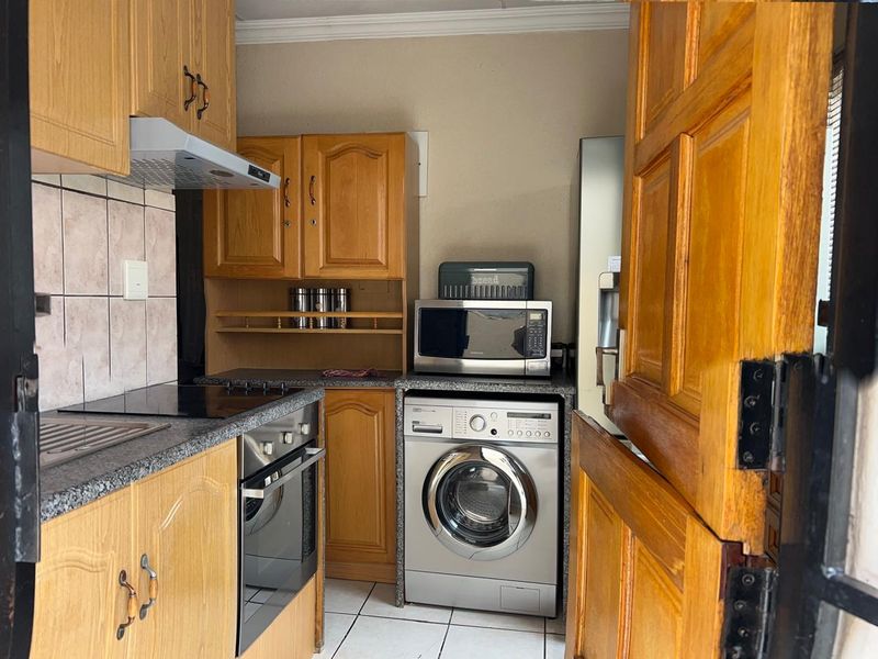 Ebony Park - R 950 000 2 beds , 1 bath - Photo 10