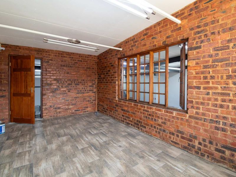 2 Big Mini Factories Plus 2 Flats/Apartments - Photo 10