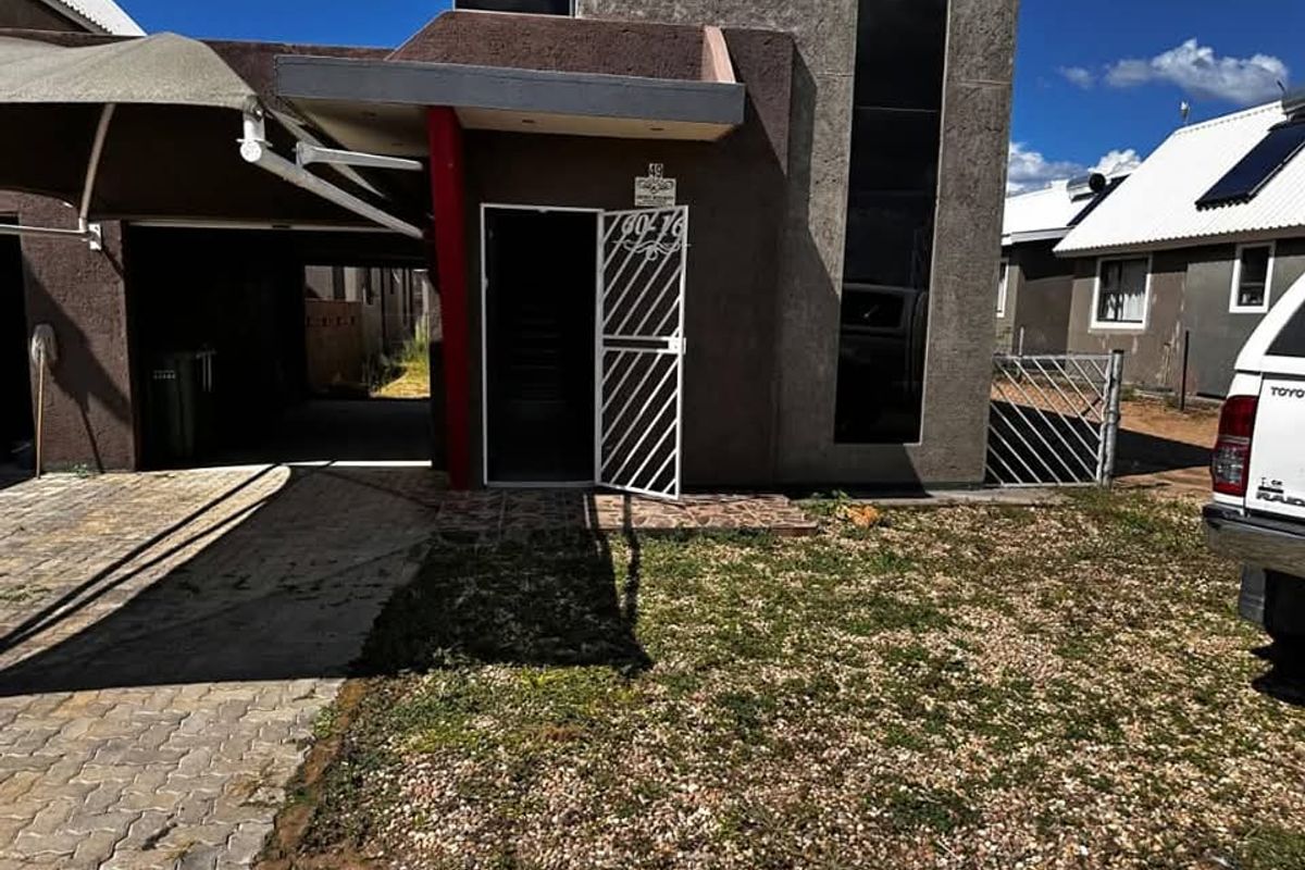 It's a quiet,  safe and secure community - Photo 2