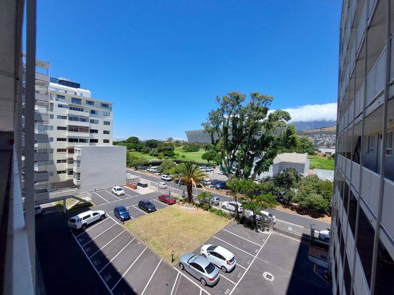 Bachelor apartment to let in Mouille Point - Photo 10