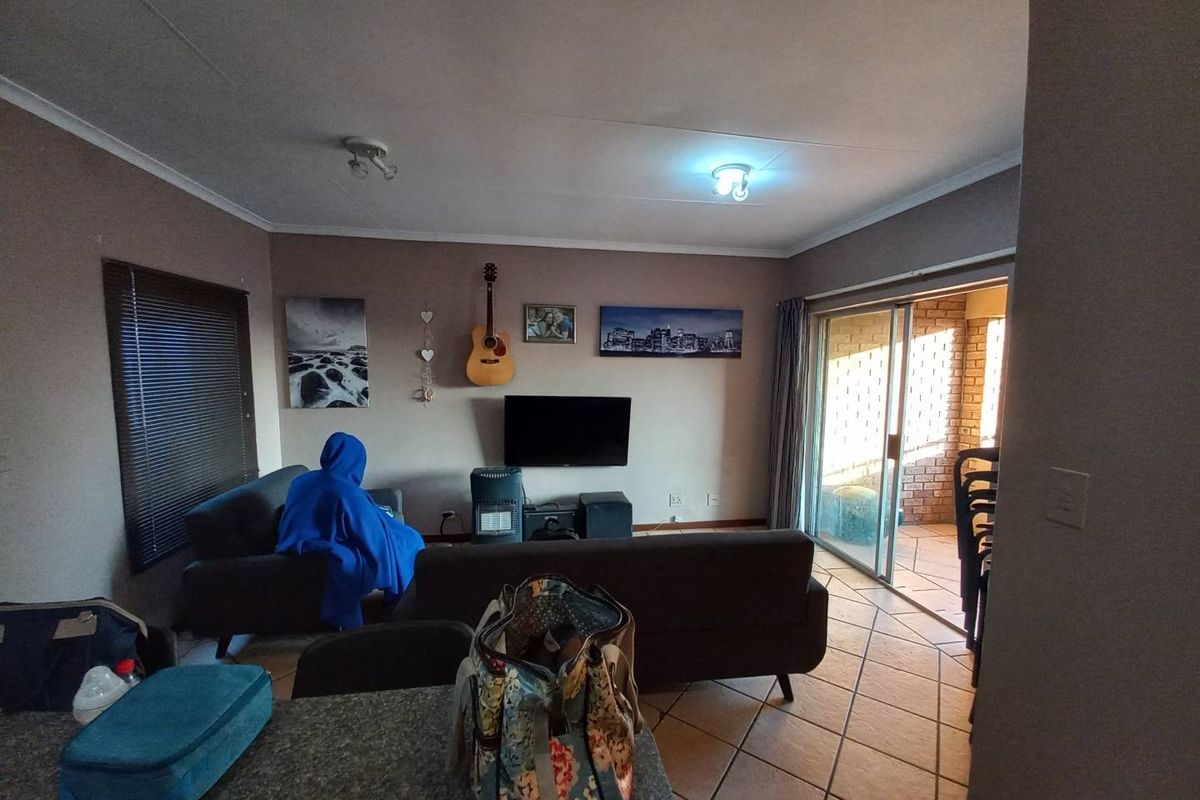 2 Bedroom Apartment Available in Equestria Estate - Photo 3