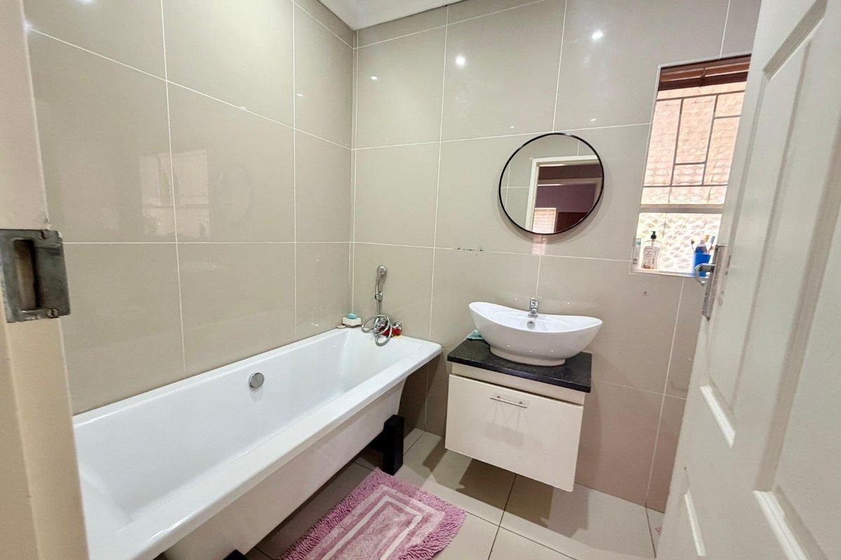 Spacious and Versatile Property with Endless Opportunities in Mulbarton - Photo 5