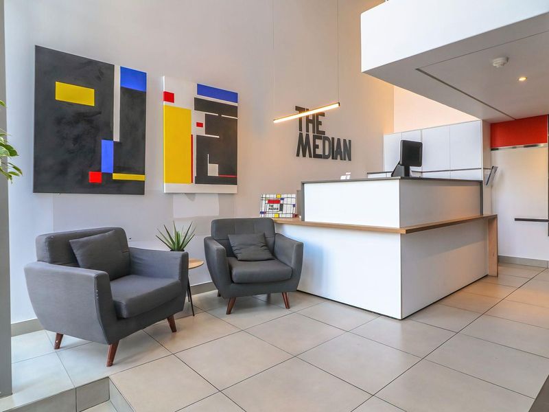Perfect Buy-to-Let or Airbnb Opportunity in Vibrant Rosebank! - Photo 2