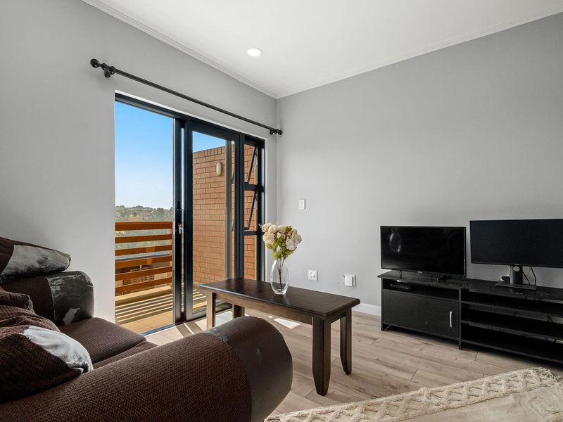 FOR SALE  |  Hillcrest  |  Cotswold Fenns Estate  |  2 Bedroom 2 Bathroom Apartment - Photo 9