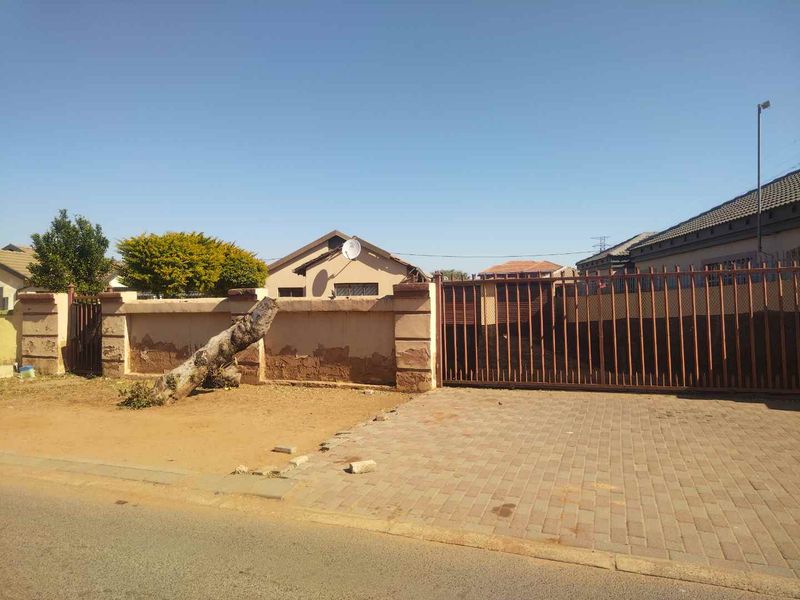 2 bedrooms house for sale in Soshanguve VV - Photo 1