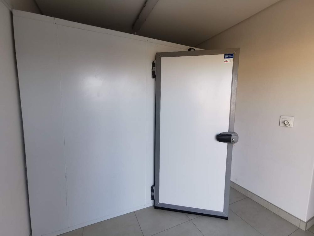WALK -IN FREEZER 