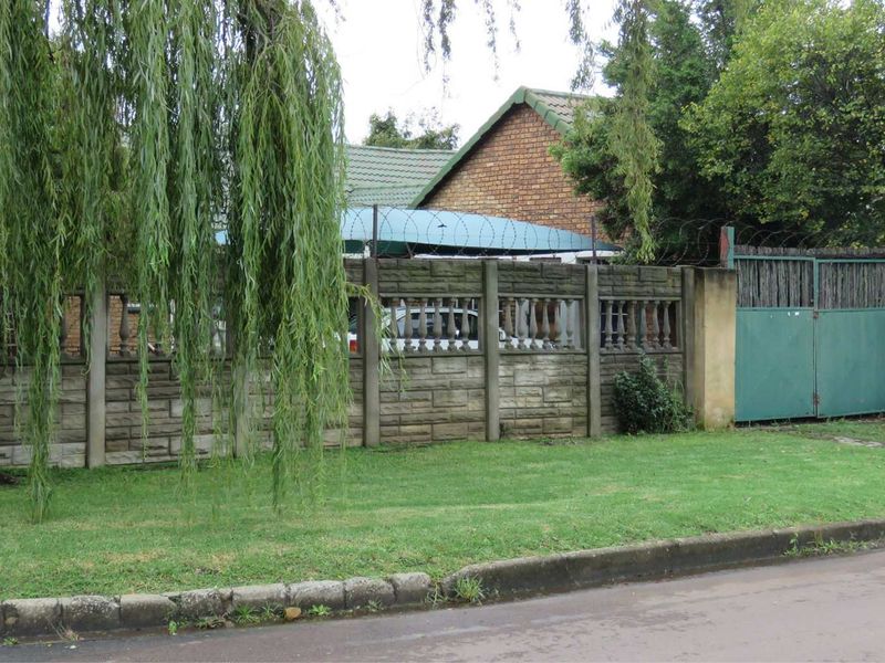 Corner Stand Comfort with Cottage & Cinema Flex Space - Photo 2