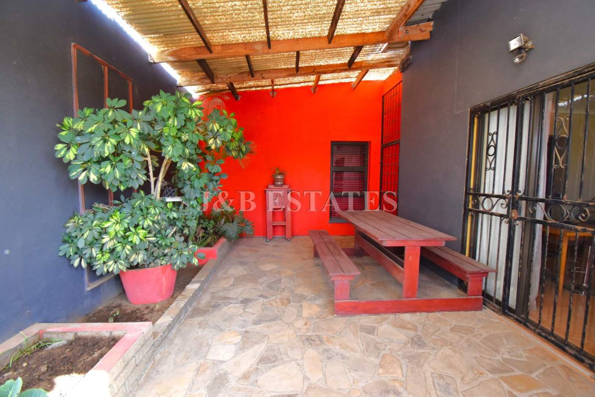 Spacious 3-Bedroom Family Home - Photo 4