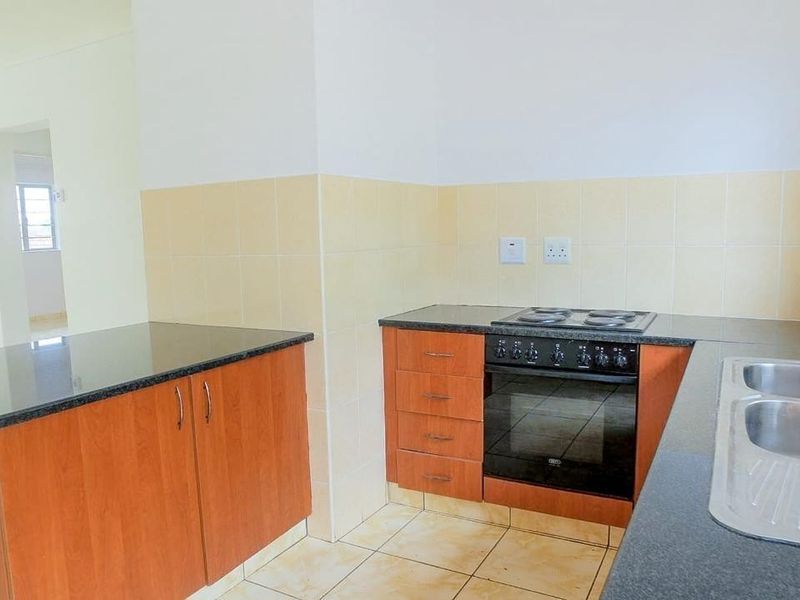 3 bedrooms Townhouse in Anerley - Photo 2