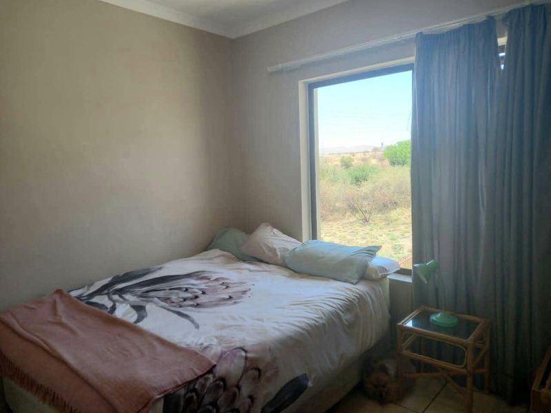 FOR SALE NEAT 2 BEDROOM IN ROCKY CREST - Photo 4