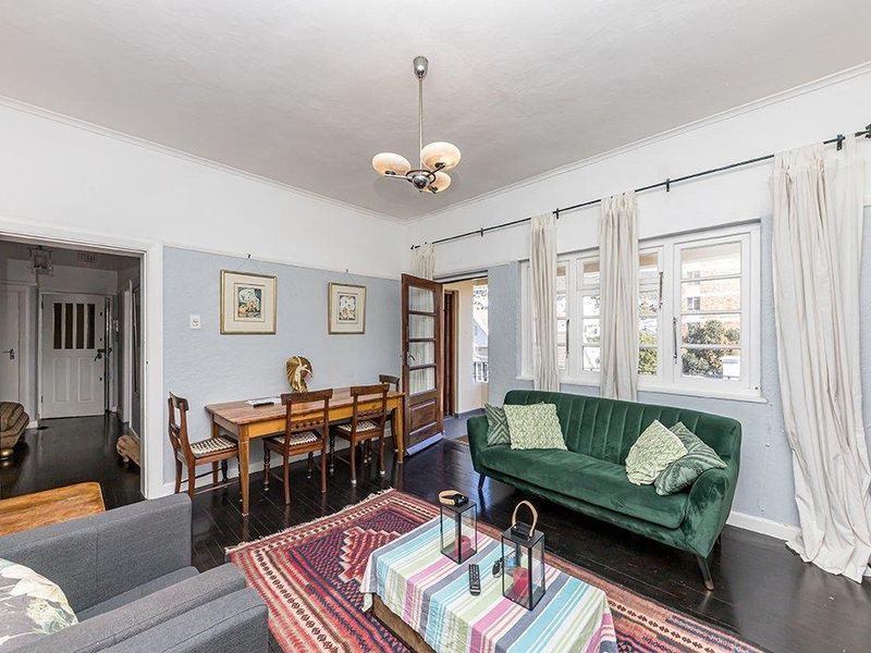 Art Deco Corner Apartment That Feels Like 'Home' - Photo 4