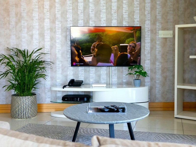 Redefine Luxury in 2025 – Fully Furnished 1-Bedroom at The Pearls of Umhlanga - Photo 4