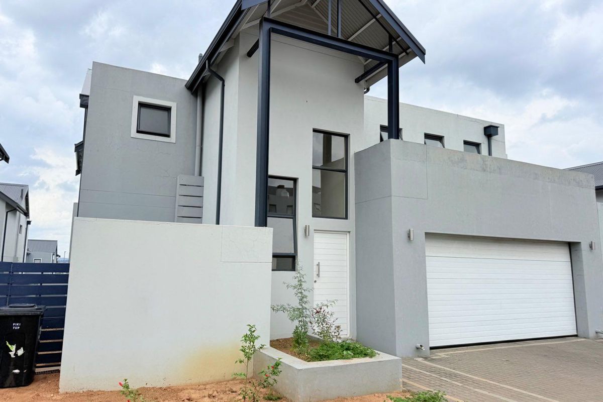 Spacious Serenity: Your Perfect Family Sanctuary Awaits! - Photo 3