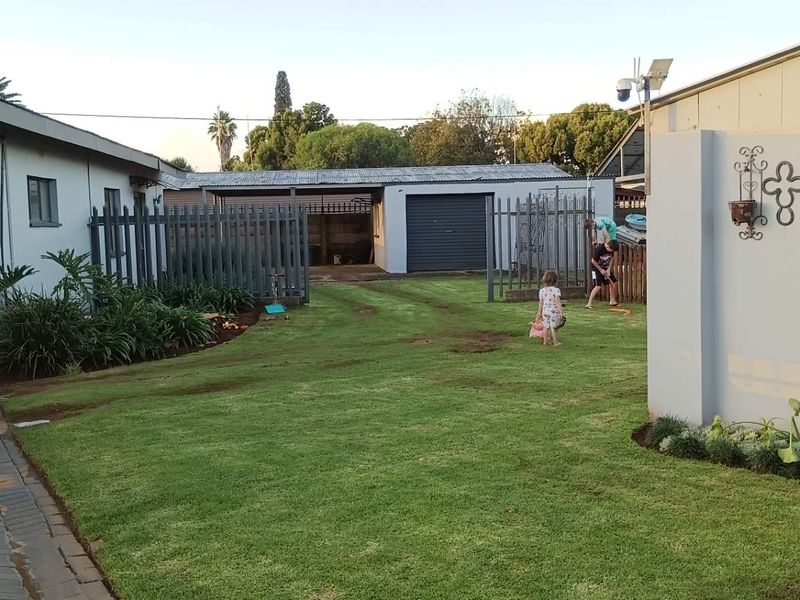 Family Home in Meyerton Central to rent - Photo 3