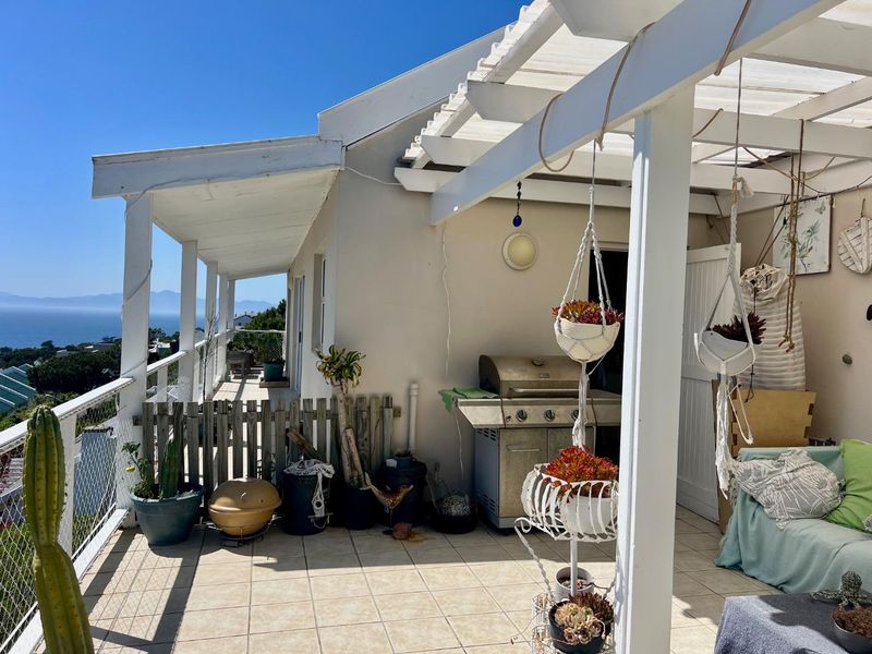 Four bedroom house for sale in Simons Kloof - Photo 4