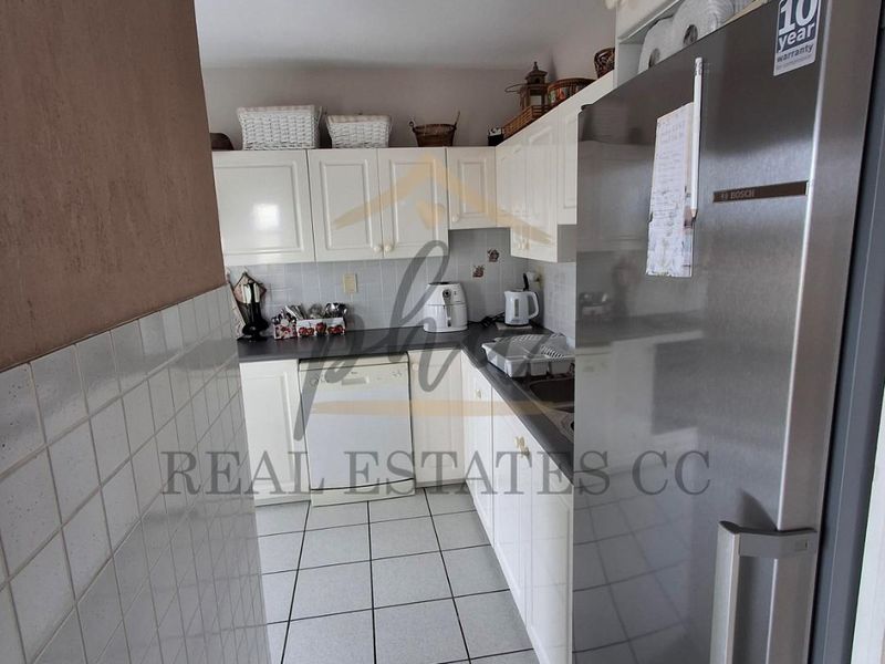 4 Bedroom Townhouse for Sale in Central Swakopmund -Zoned with Business Rights! - Photo 7