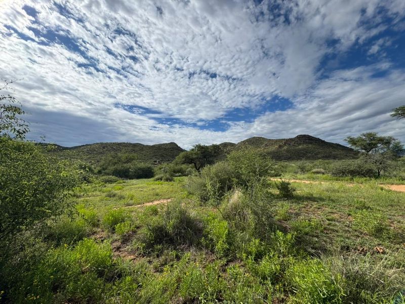 Set amongst the dramatic landscapes of the Khomas Region, the farm offers a unique blend of privacy, natural beauty and self-sufficient living. - Photo 1