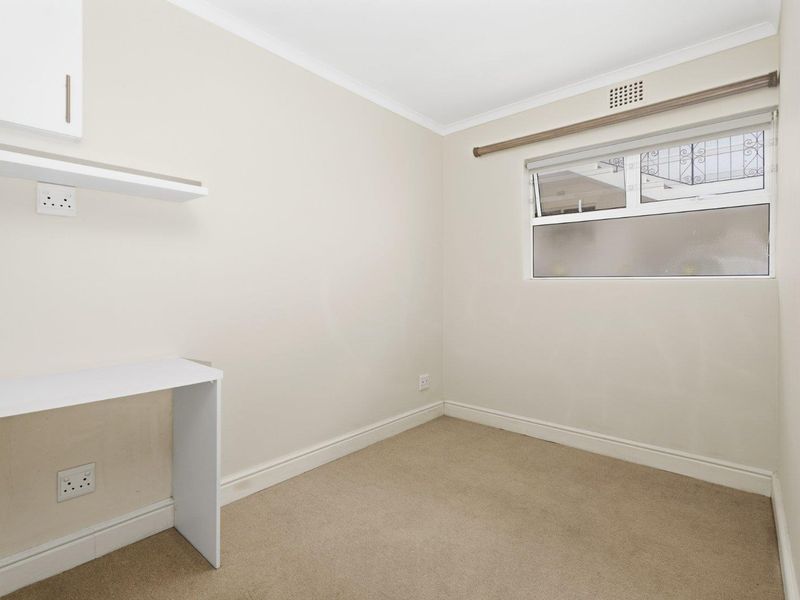 Light-Filled Flat in Sought-After Rondebosch Village - Photo 10