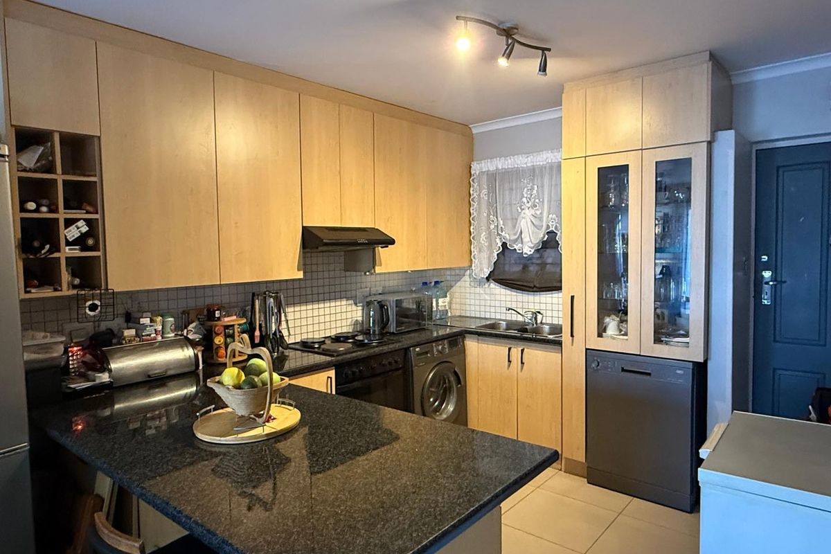 Ground Floor Gold in Brackenfell - Photo 3