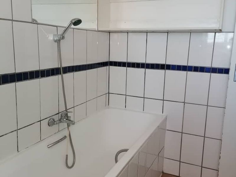 URGENT SALE! 2 BED / 1 BATH FLAT IN CENTRAL WINDHOEK - Photo 3