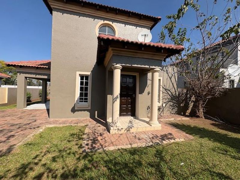 Modern Double-Storey Townhouse In Secure Estate- Brakpan North - Photo 2