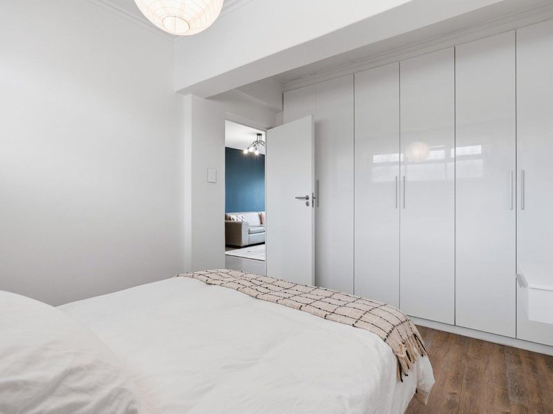 Prime location on Beach Road in Mouille Point - Photo 10