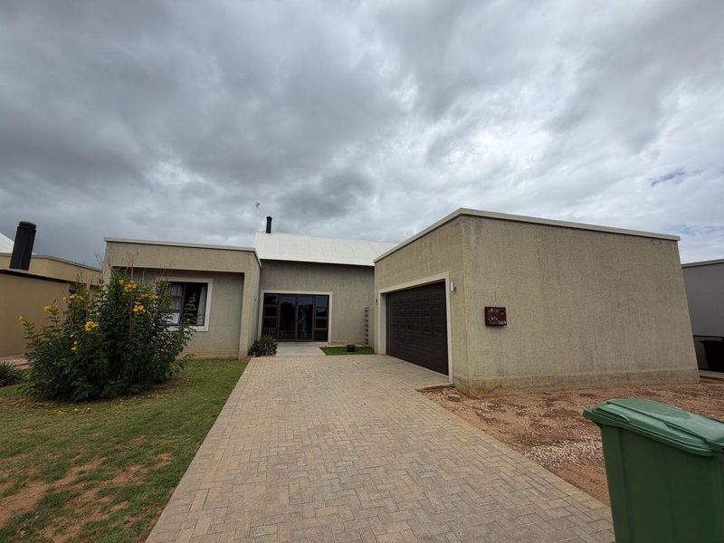 Stunning 4- bedroom Family Home For Sale - Photo 2