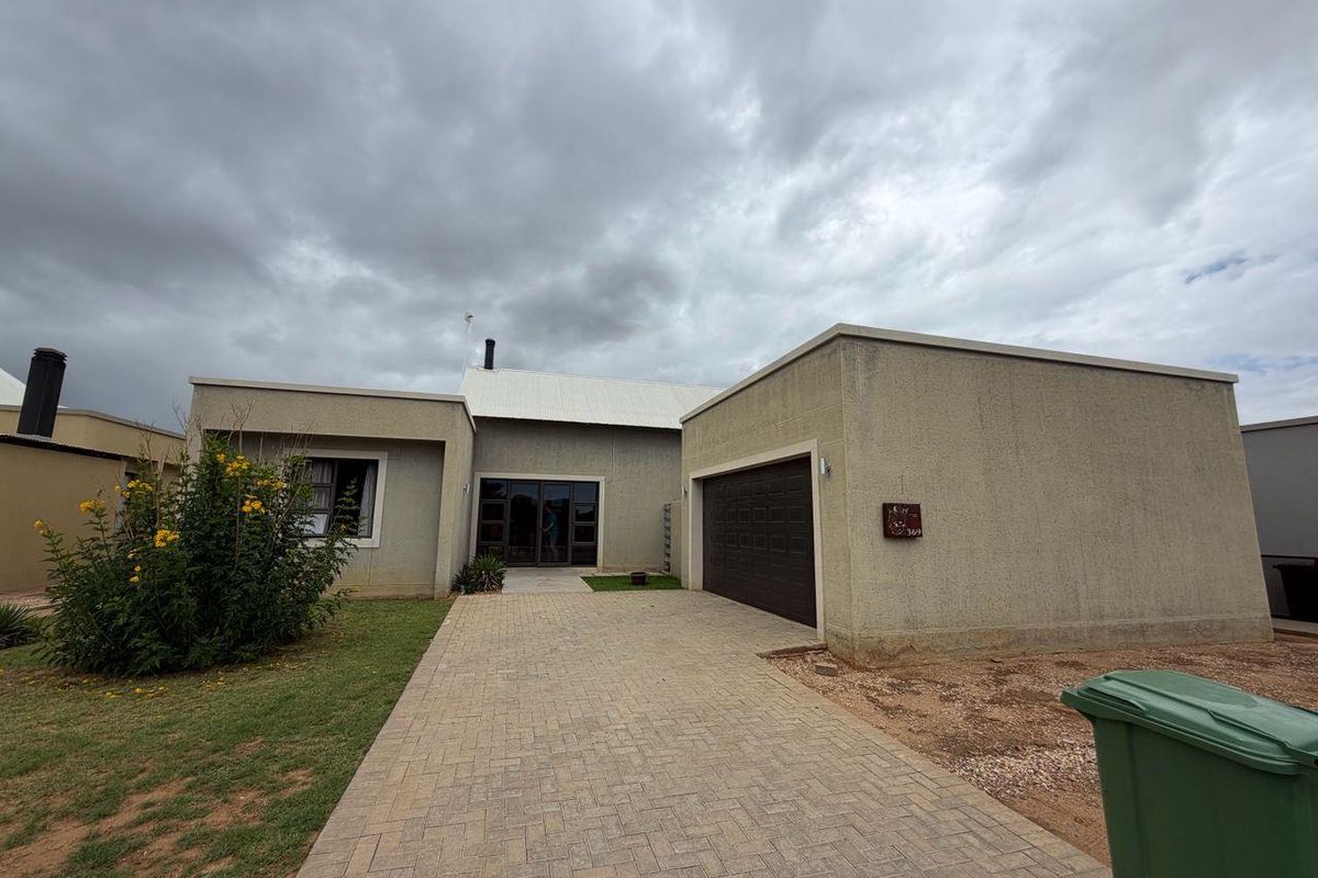 Stunning 4- bedroom Family Home For Sale - Photo 2