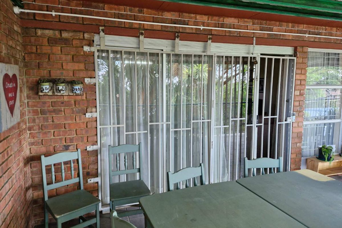 2 & Half Bedroom Town house For Sale In Silverton - Photo 2