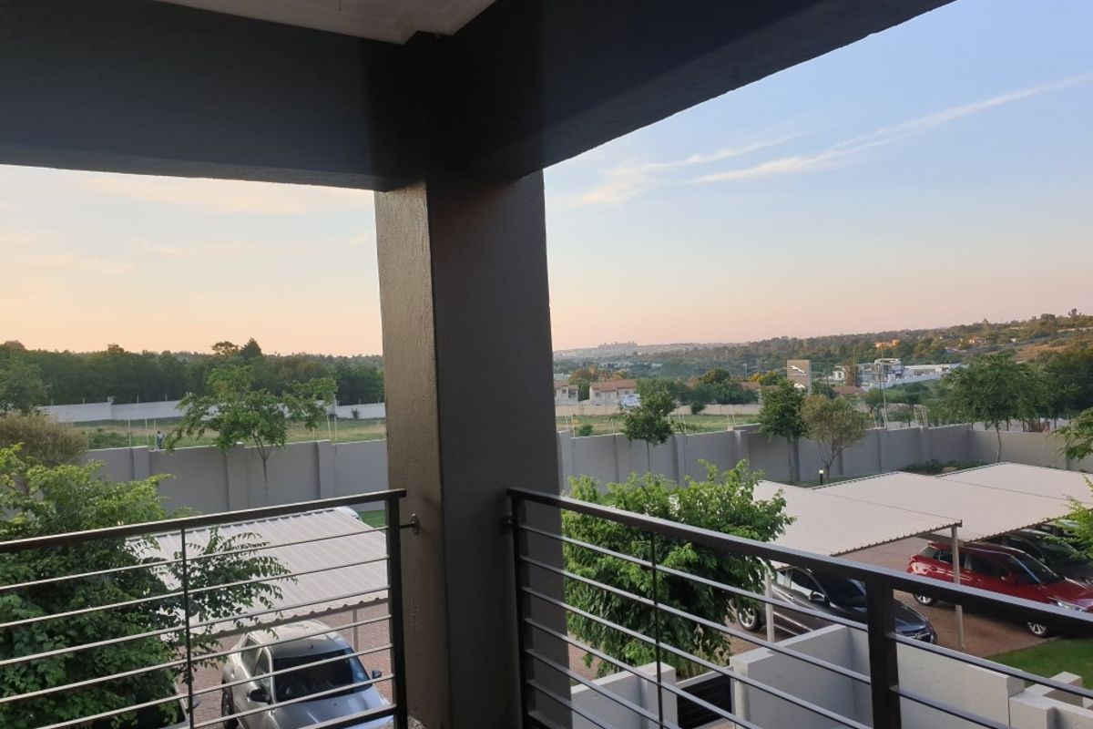 1 BEDROOM APARTMENT FOR SALE IN LONE HILL - Photo 2