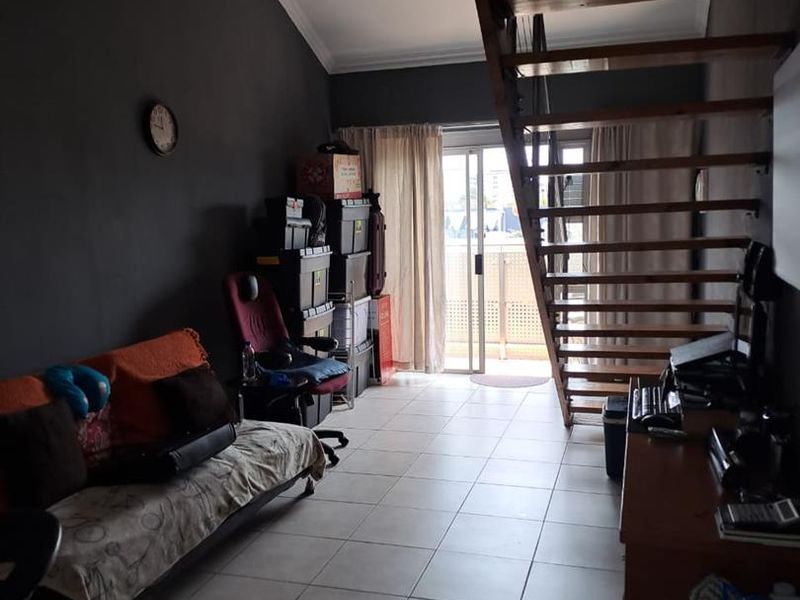 Stylish Loft Living in the Heart of Hillcrest – Perfect for Students & Young Professionals! - Photo 5