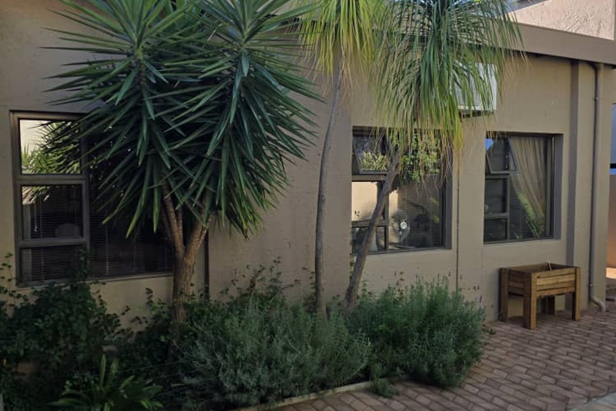 Stunning townhouse for Sale Windhoek Golf Estates - Photo 2