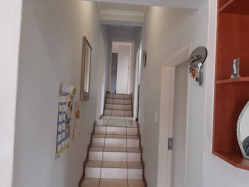 3 Bedroom Townhouse at Oakdene R1 350 000.00 - Photo 5