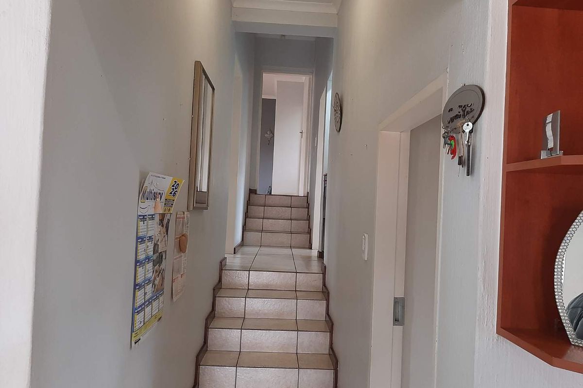 3 Bedroom Townhouse at Oakdene R1 350 000.00 - Photo 5