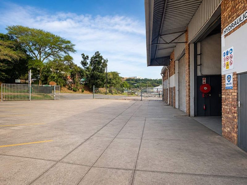Versatile Warehouse / Industrial Unit to Let, Westmead - Photo 4