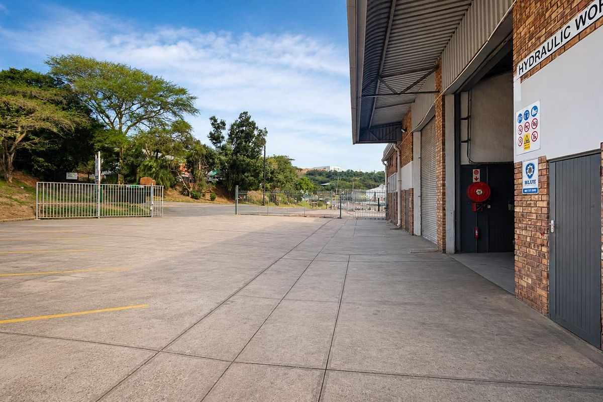 Versatile Warehouse / Industrial Unit to Let, Westmead - Photo 4