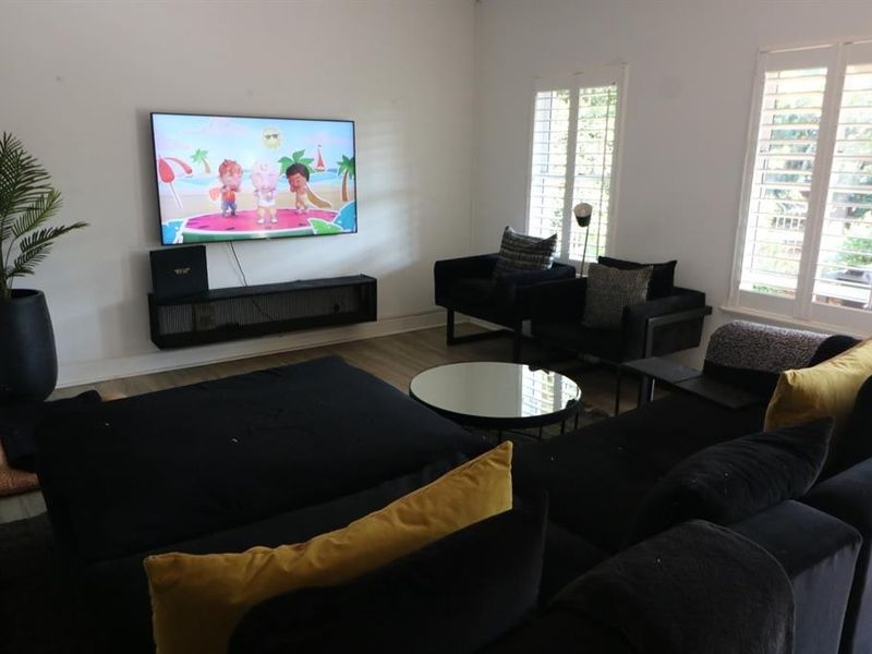 Cosy 3 bedroom home in Mount Edgecombe Estate - Photo 3