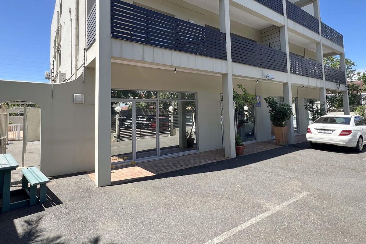 UNIQUE OFFICE SPACE IN THE HEART OF UMHLANGA – NO TRANSFER FEES! - Photo 4